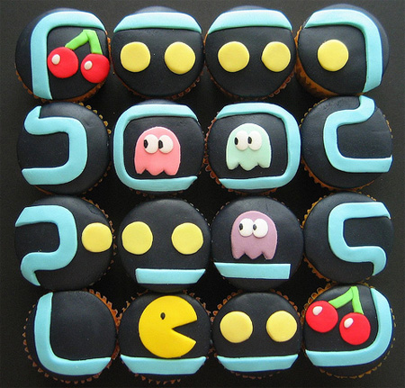набор пирожных для  любителей игры Pacman
