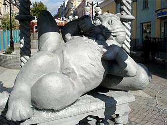 памятник коту в Казани